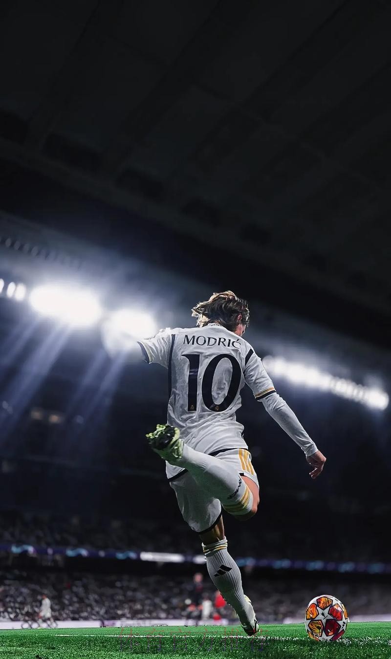 传奇留队! 莫德里奇同意降薪续约皇马 接受非主力